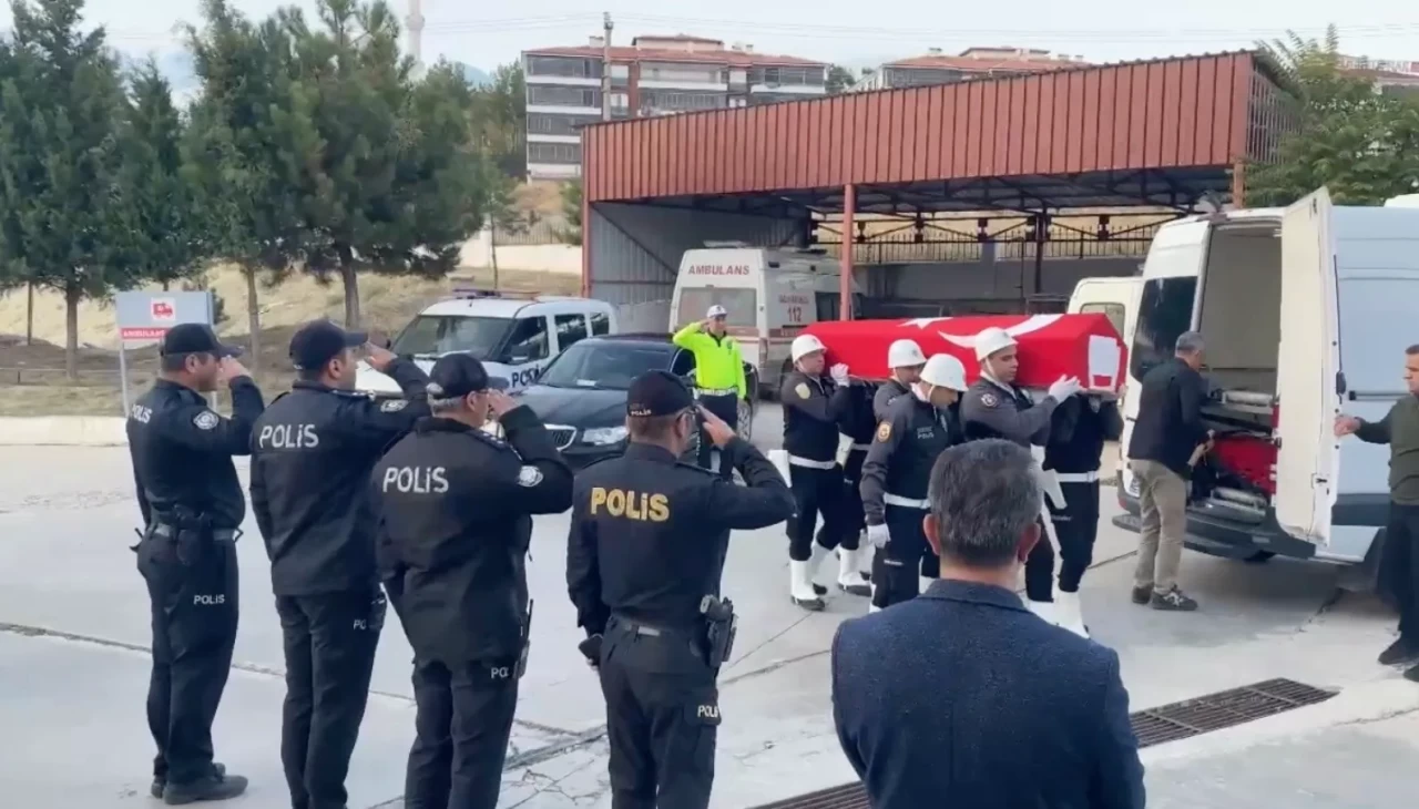 Kalp krizi geçiren polis memuru hayatını kaybetti