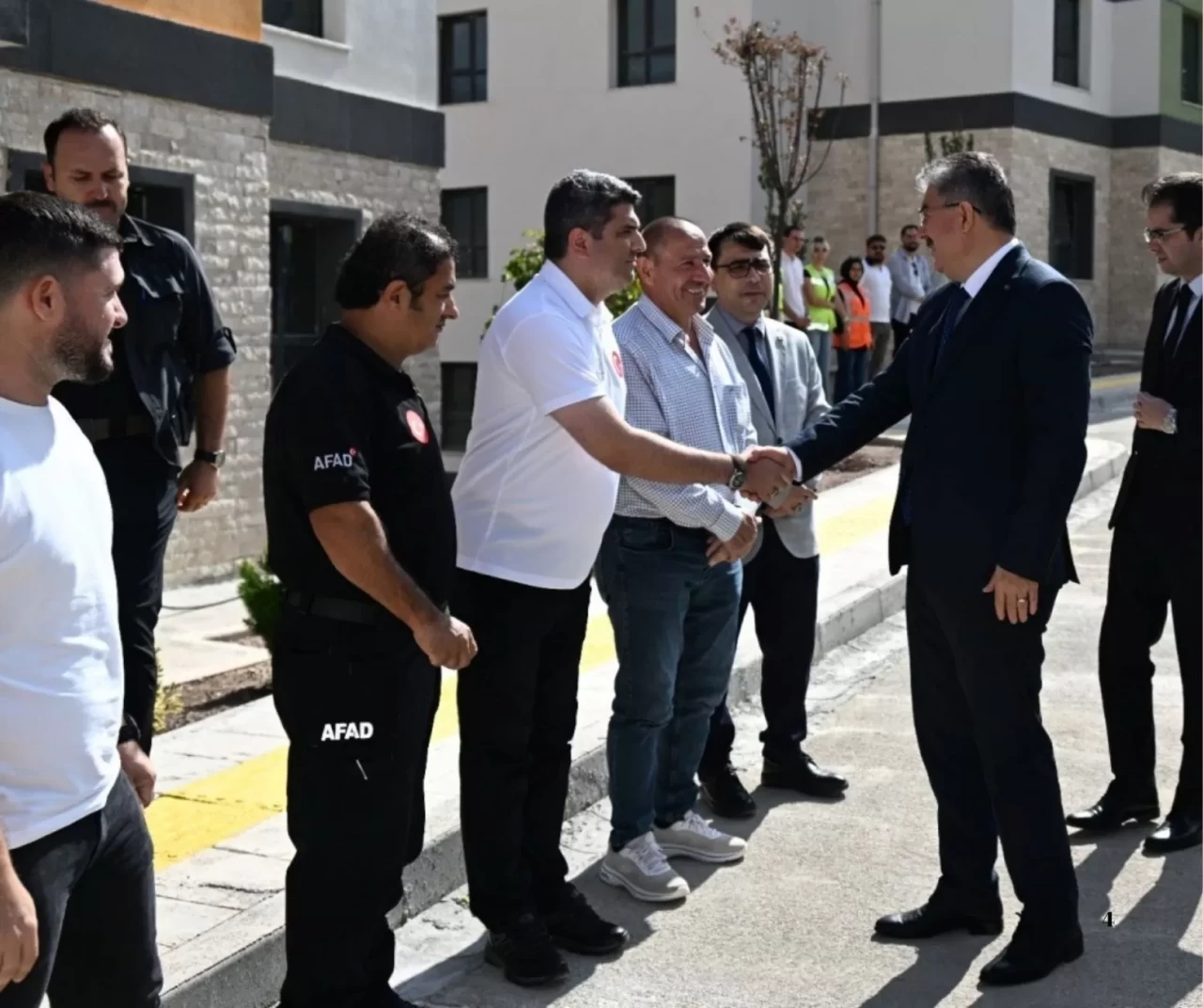 Vali Yılmaz müjdeyi verdi! Osmaniye’de deprem konutlarında sona gelindi: Teslimatlar ay sonunda başlıyor