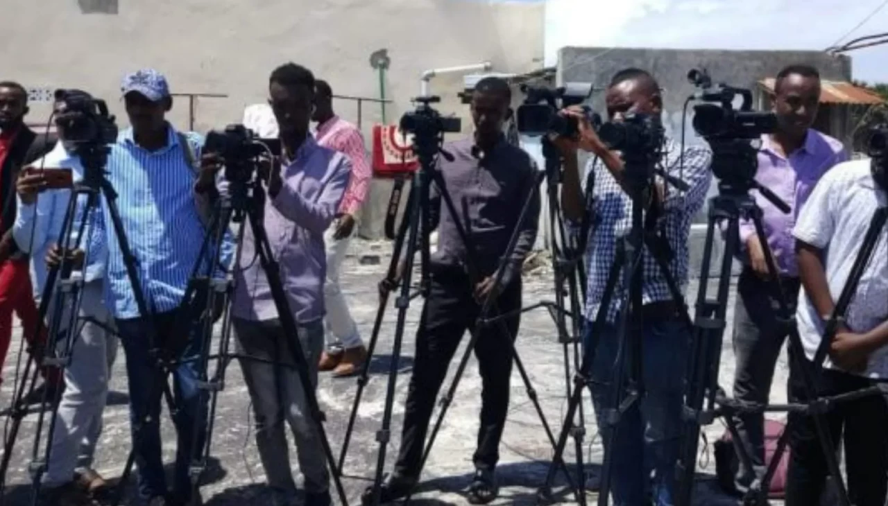 Türkiye’den Somali medyasına destek! Modern basın ekipmanları teslim edildi!