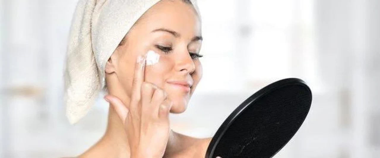 Saç ve Cildinizde 10 Yıl Geriye Gidin! Yapmanız Gereken Tek Şey…