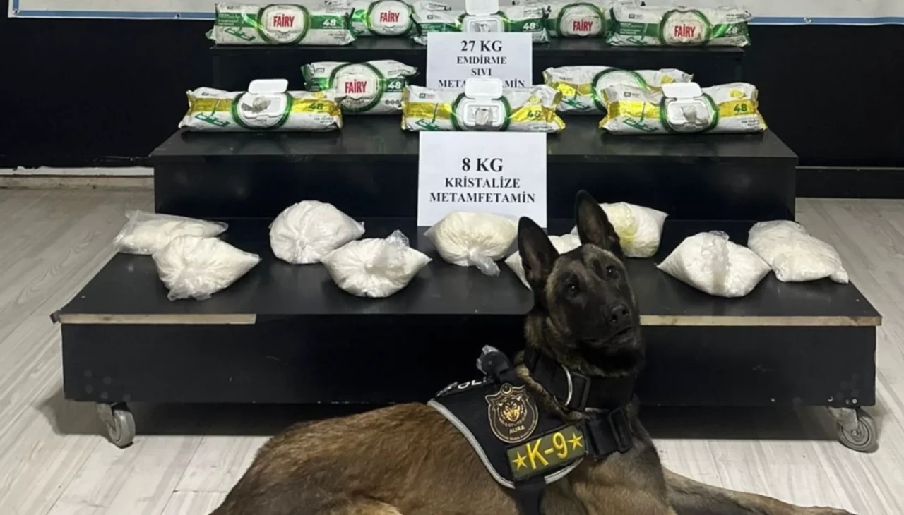 Yol kontrolünde yakalandılar! 3 araçta 43 kilo yasaklı madde ele geçirildi