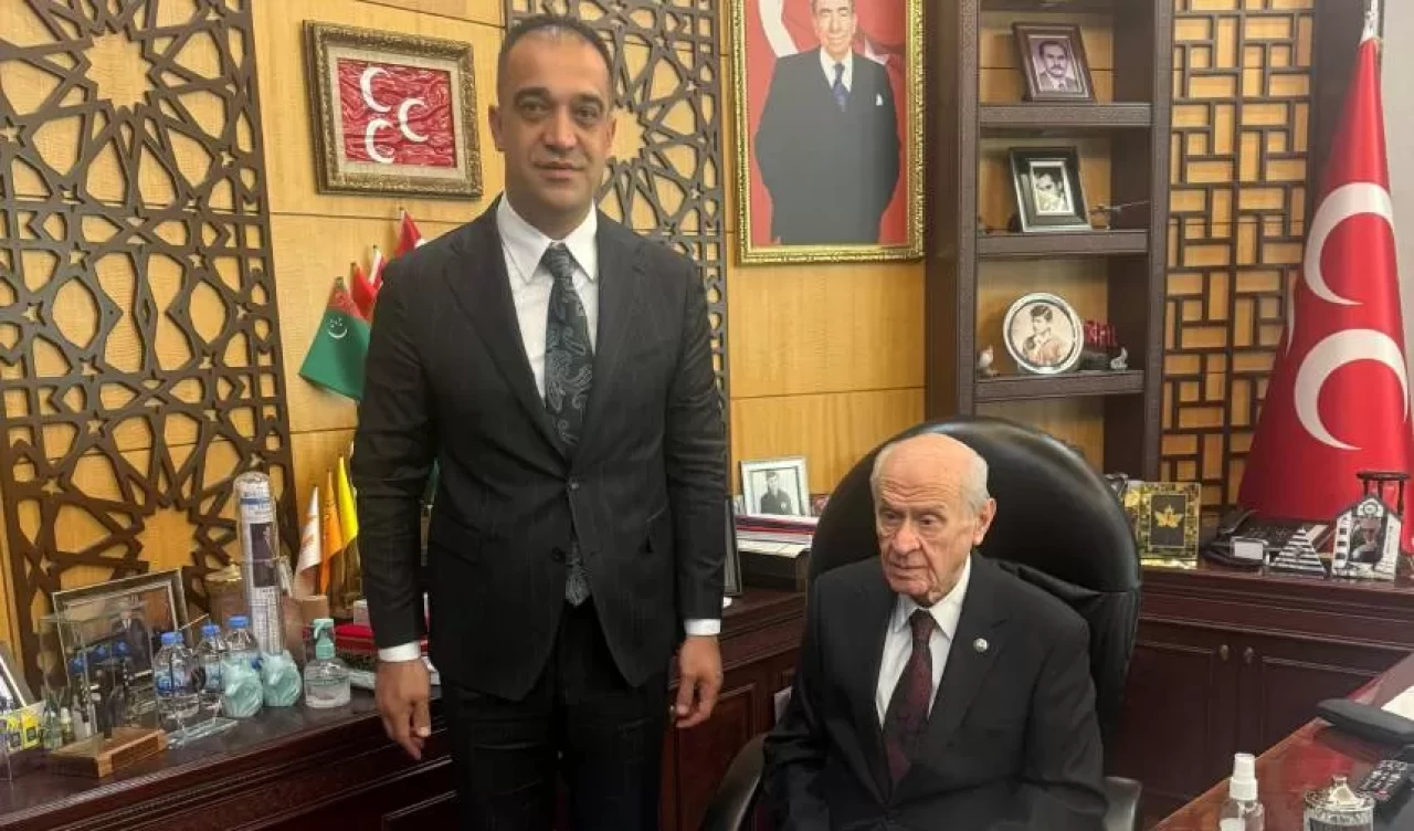 Yeni hizmet binası hazır! MHP Lideri Bahçeli'ye tapu teslim edildi