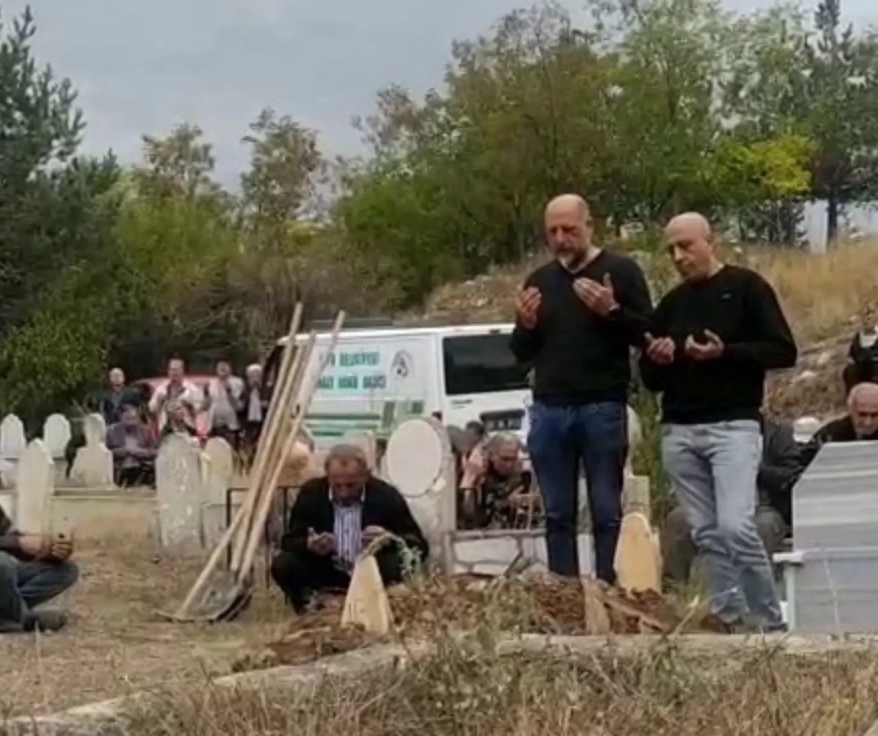 Akıllara durgunluk veren olay! Erzurum’da gurbetçi kardeşler 27 yıl “ölü” göründü: Mahkeme hayatta olduklarını tescilledi