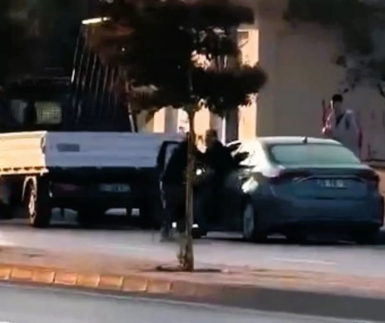 Denizli’de okul müdürüne silahlı saldırı: 3 şüpheli yakalandı