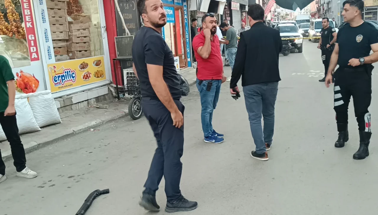 Adana’da telefoncuya pompalı tüfekli saldırı: Saldırgan silahını düşürüp kaçtı