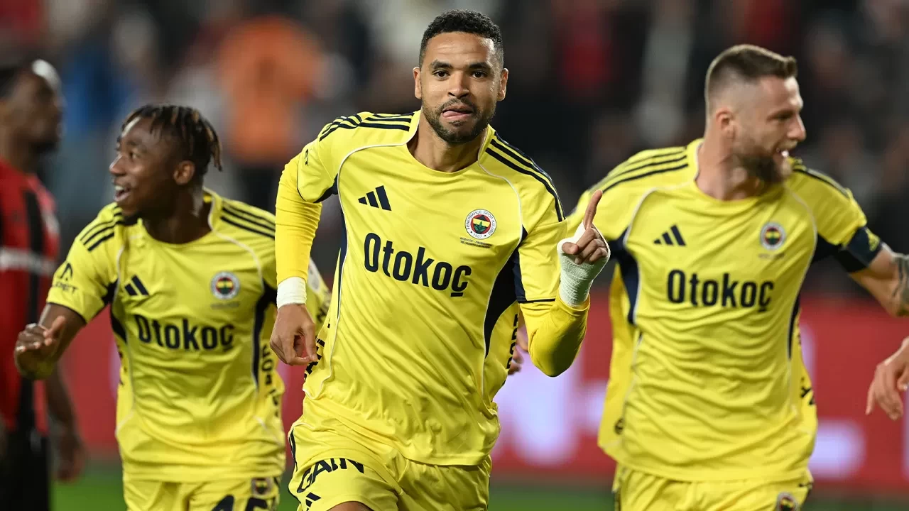 Fenerbahçe deplasmanda farklı kazandı | Süper Lig'de Gaziantep FK 0-4 Fenerbahçe