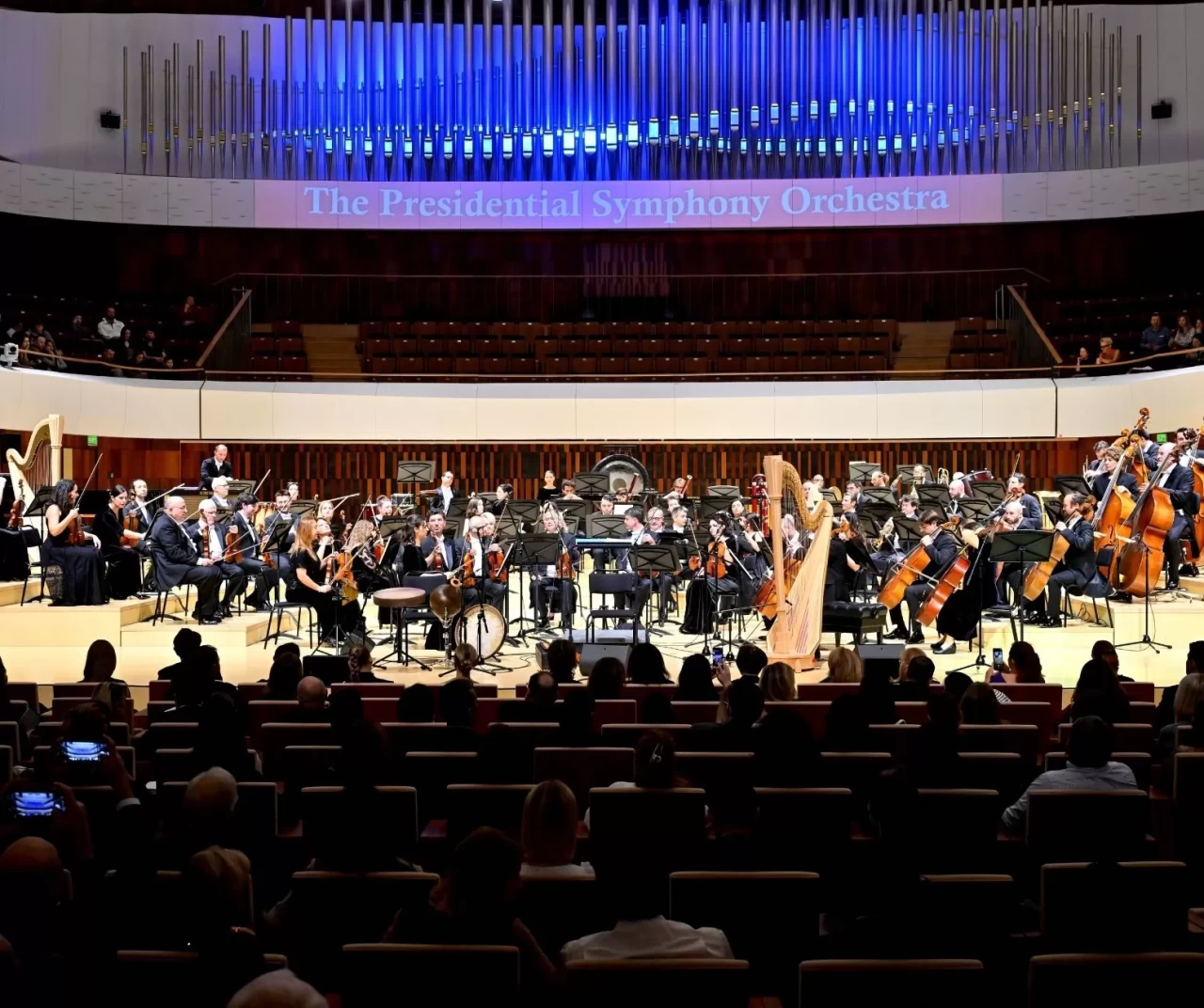 Cumhurbaşkanlığı Senfoni Orkestrası Moskova'da konser verdi