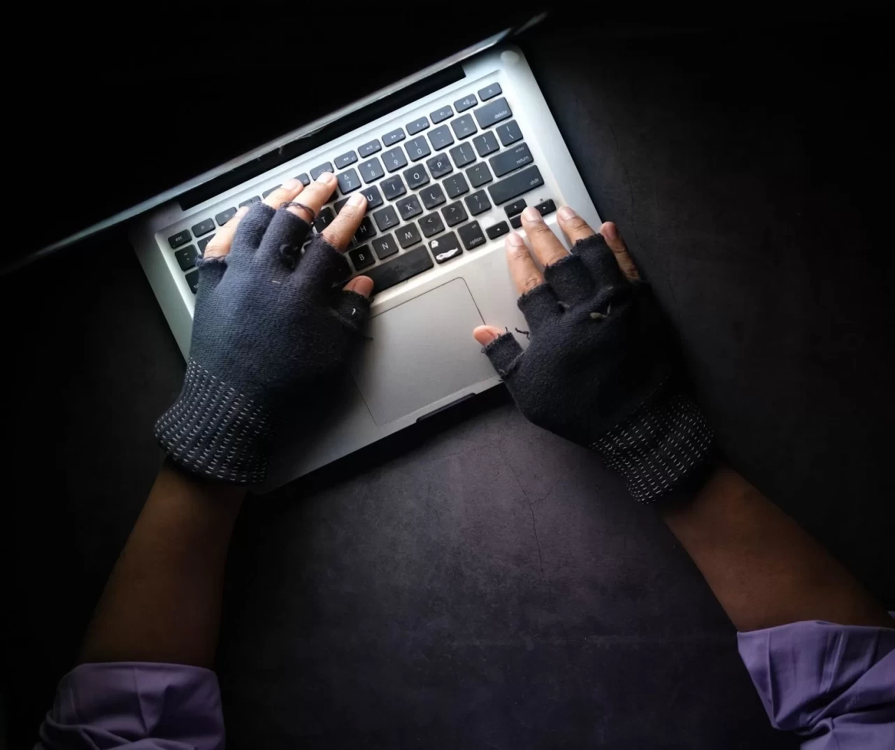 İstanbul’da yasa dışı bahis operasyonu: 5 “dış finans evi” deşifre edildi, 20 şüpheli yakalandı