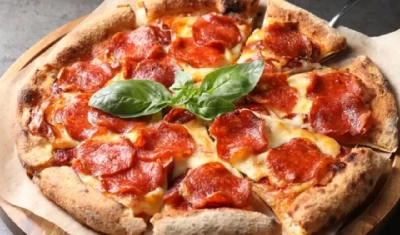Bu pizza tarifiyle dışarıdan sipariş vermek tarih olacak