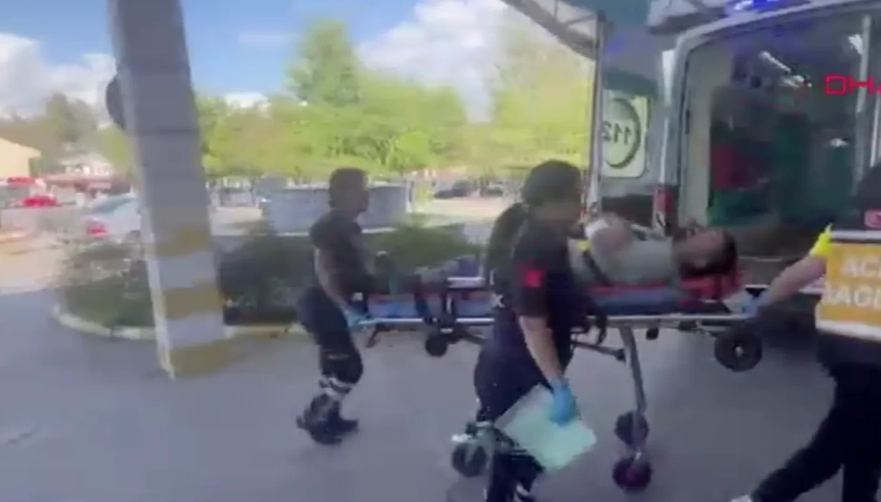 Fethiye’de hava oyunlarında kaza: İki paraşüt havada çarpıştı, 3 yaralı