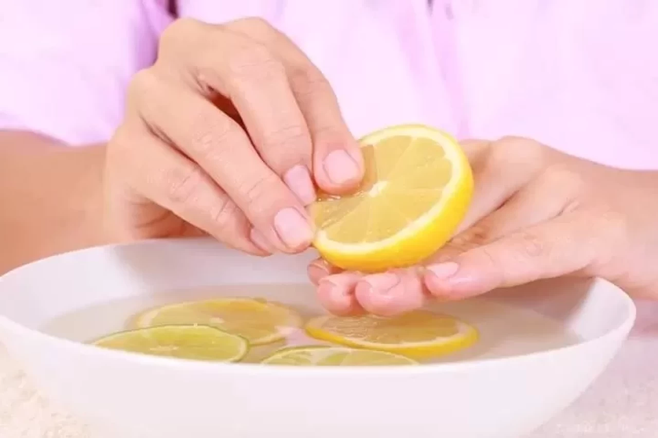 Tırnak Bakımında Yeni Trend: Limon Ve Tuz İle Çelik Gibi Tırnaklar!