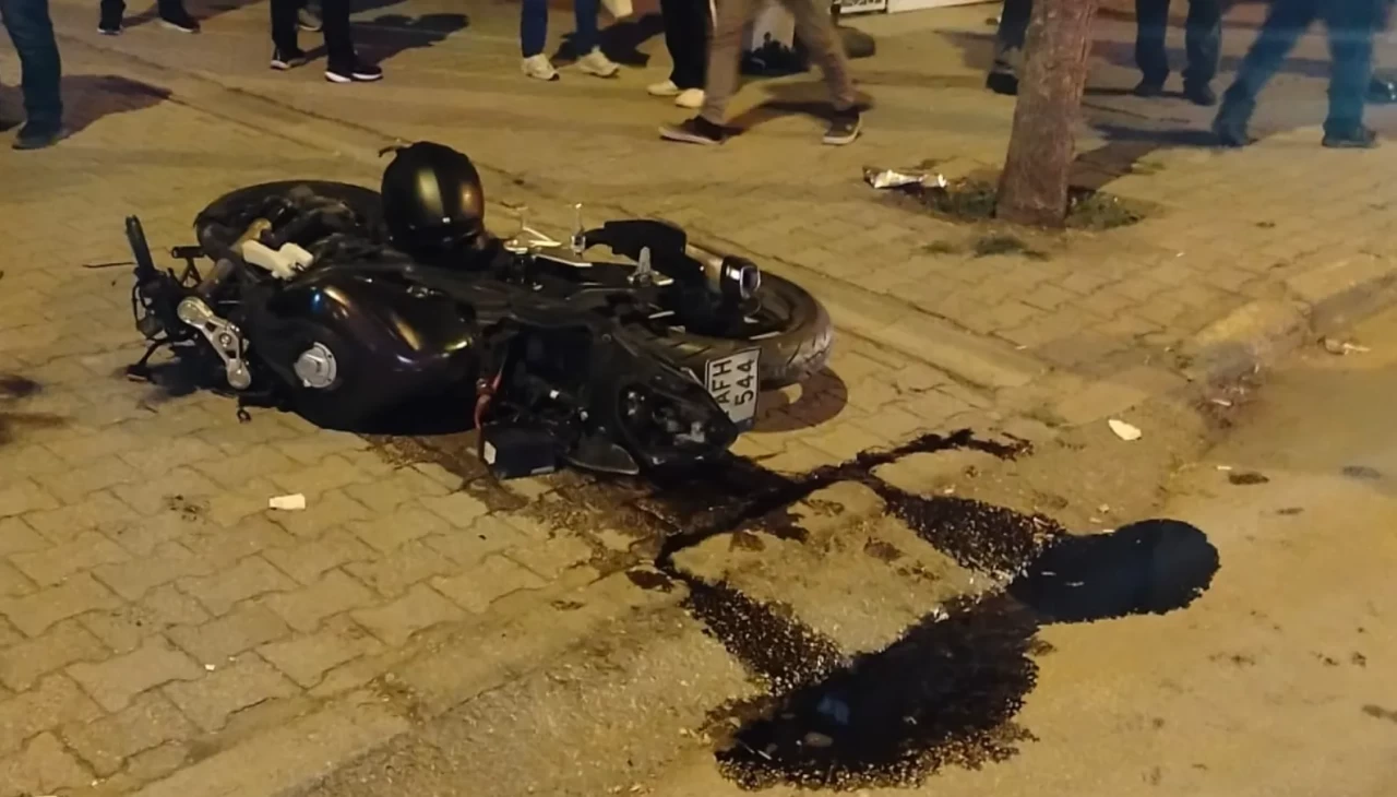 Isparta’da kamyonet ile motosiklet çarpıştı: 1 ölü, 1 ağır yaralı