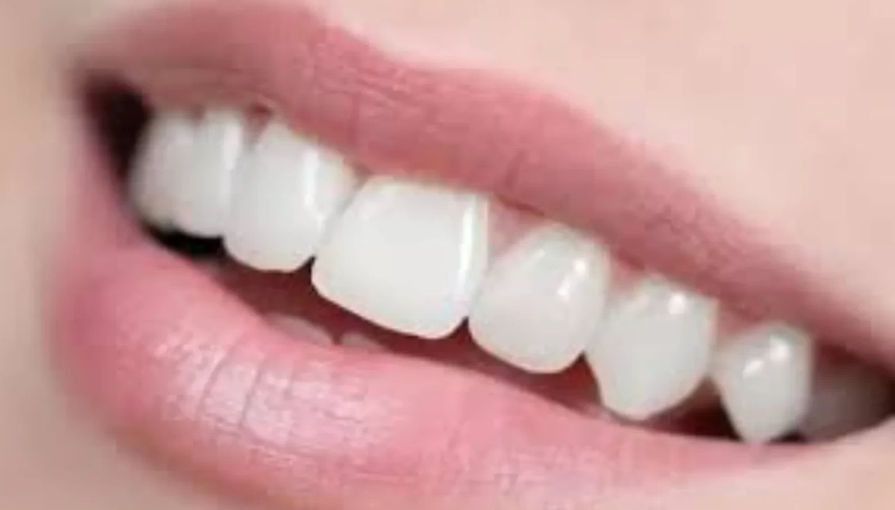 Sadece fırçalamak yetmiyor! Beyaz dişler için herkesin bilmesi gereken 8 gerçek