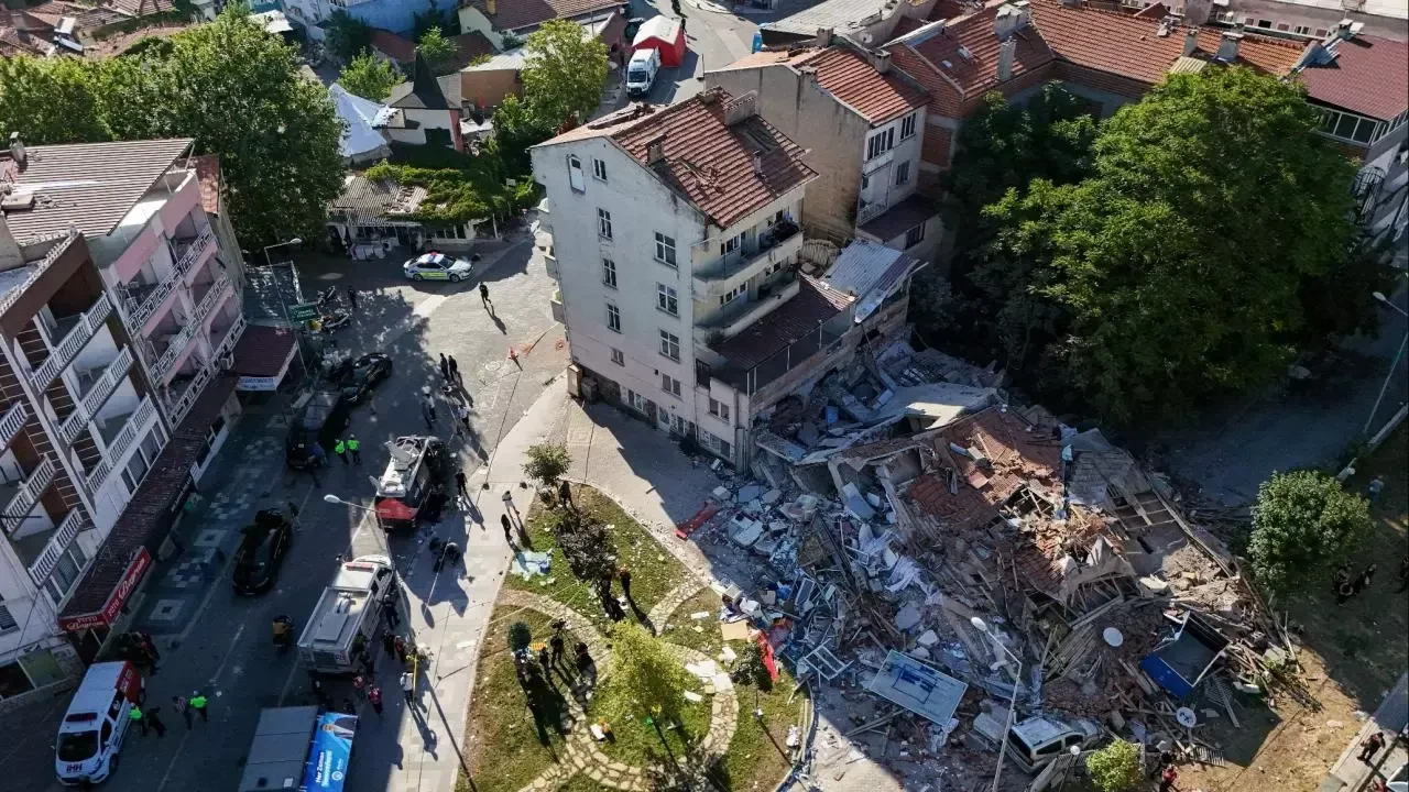 AFAD: Sındırgı'da hasar tespit çalışmaları devam ediyor