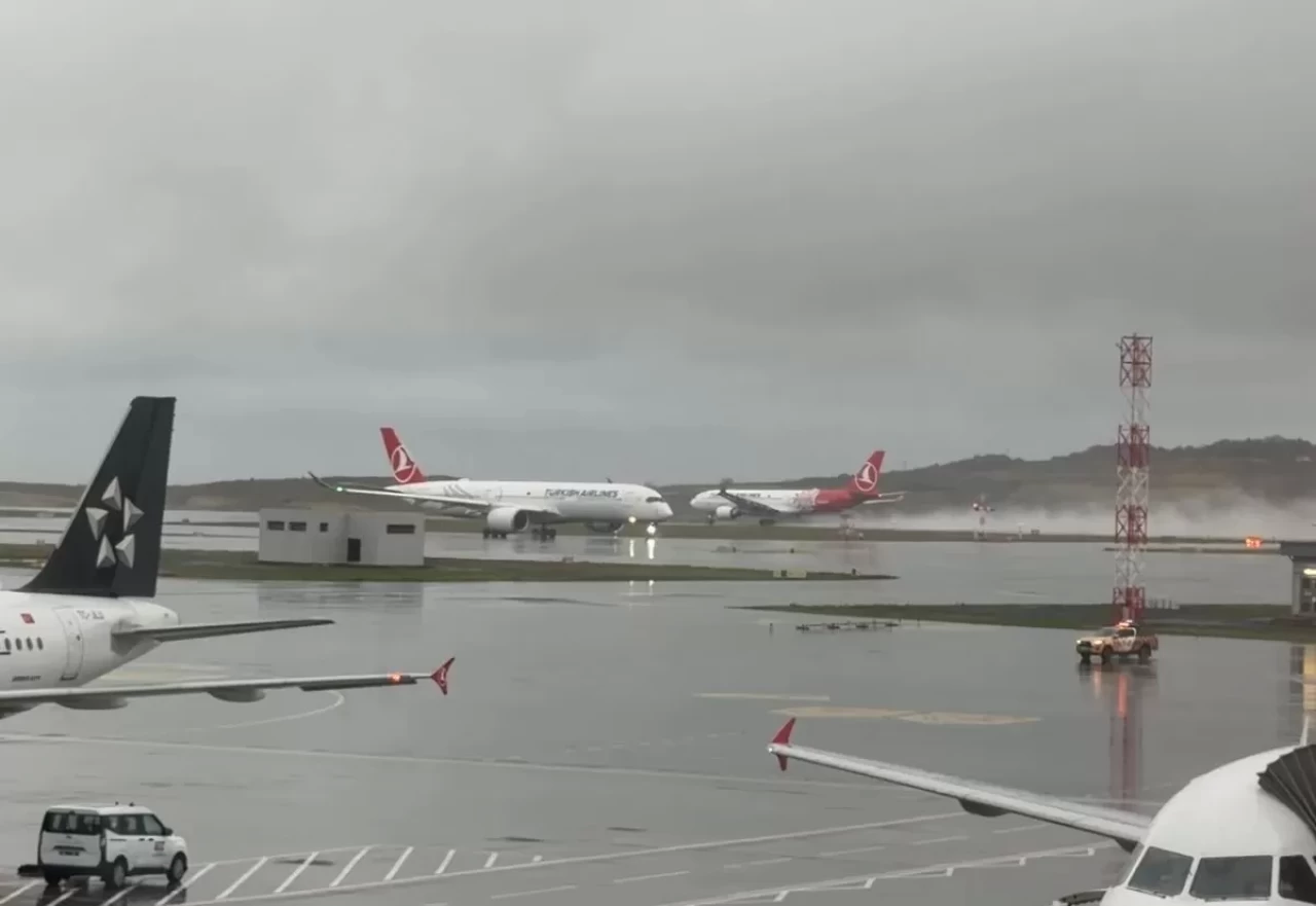 İstanbul Havalimanı'nda yağmur etkili olmaya başladı