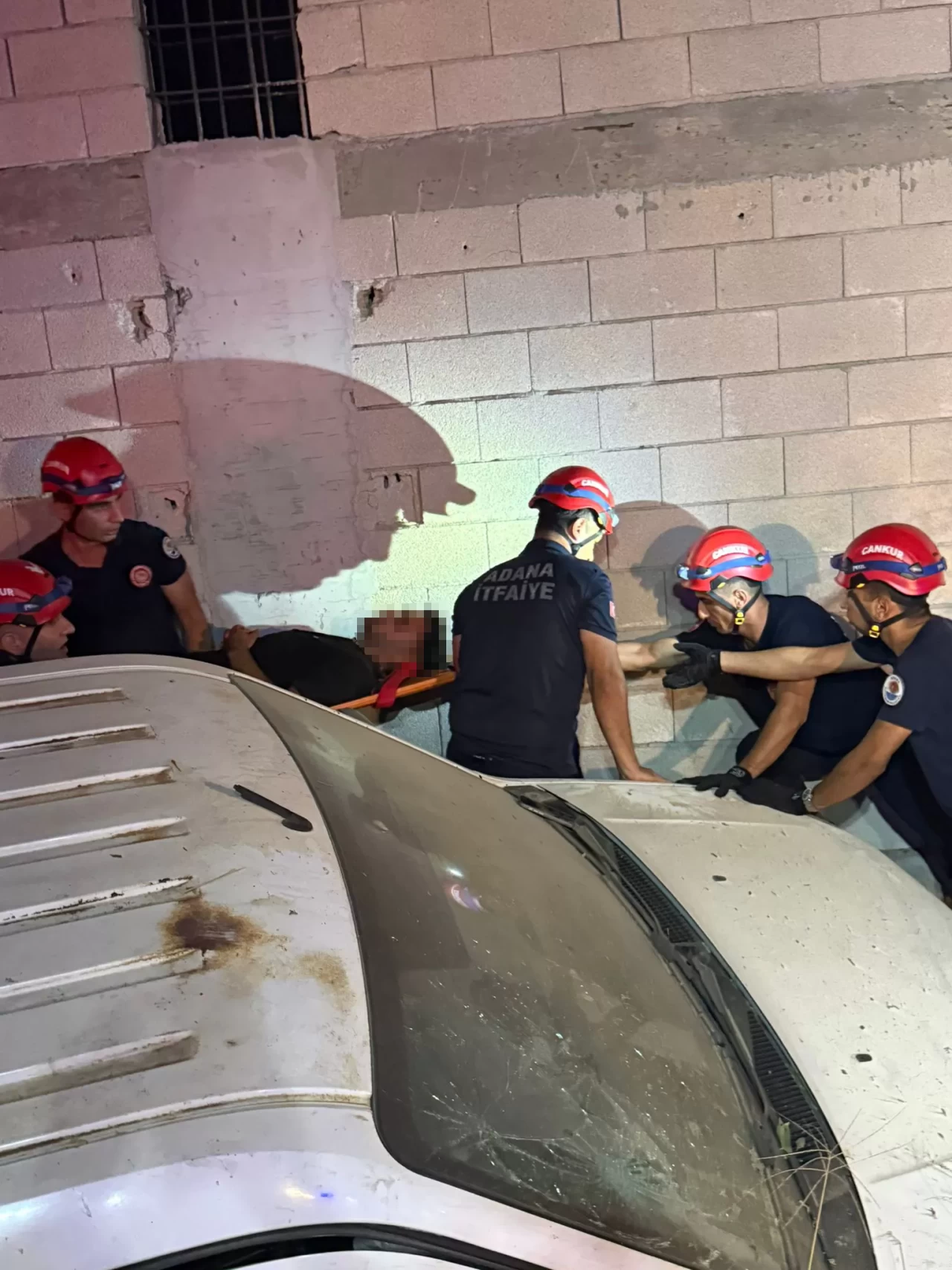 Adana'da feci kaza! Otomobil ile hafif ticari araç çarpıştı: 1 ölü, 1 yaralı