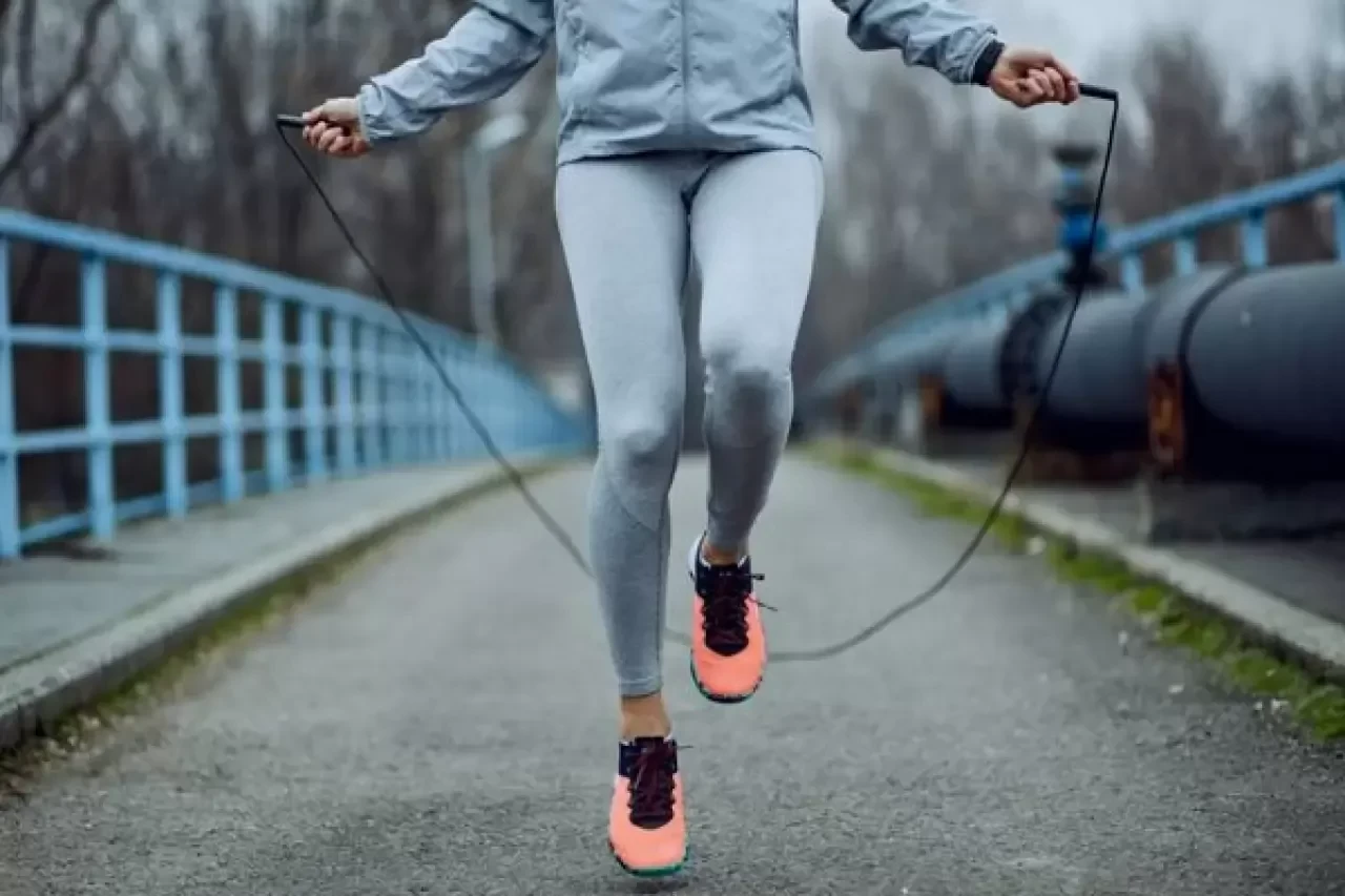 İp Atlamak Kaç Kalori Yakar? Zayıflamaya Etkisi Nedir?