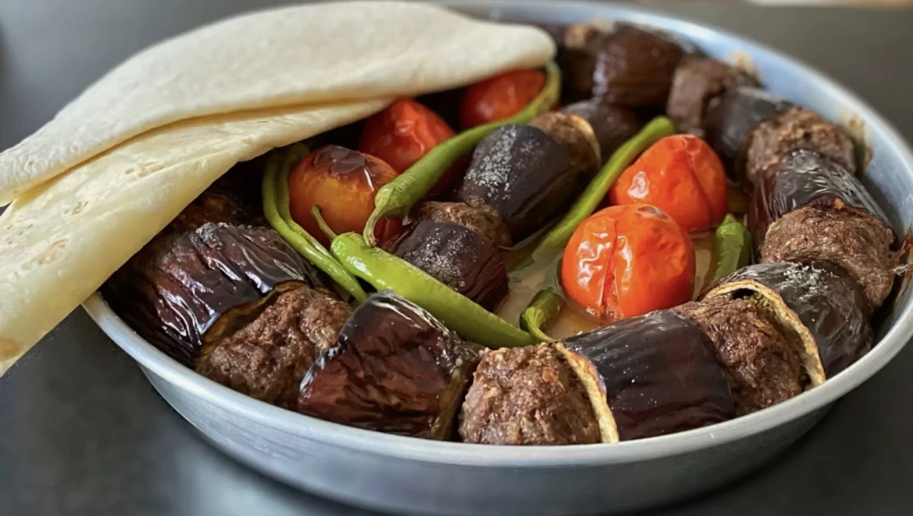 MasterChef Lezzeti: Hem Pratik Hem Şık Patlıcan Kebabı Tarifi!
