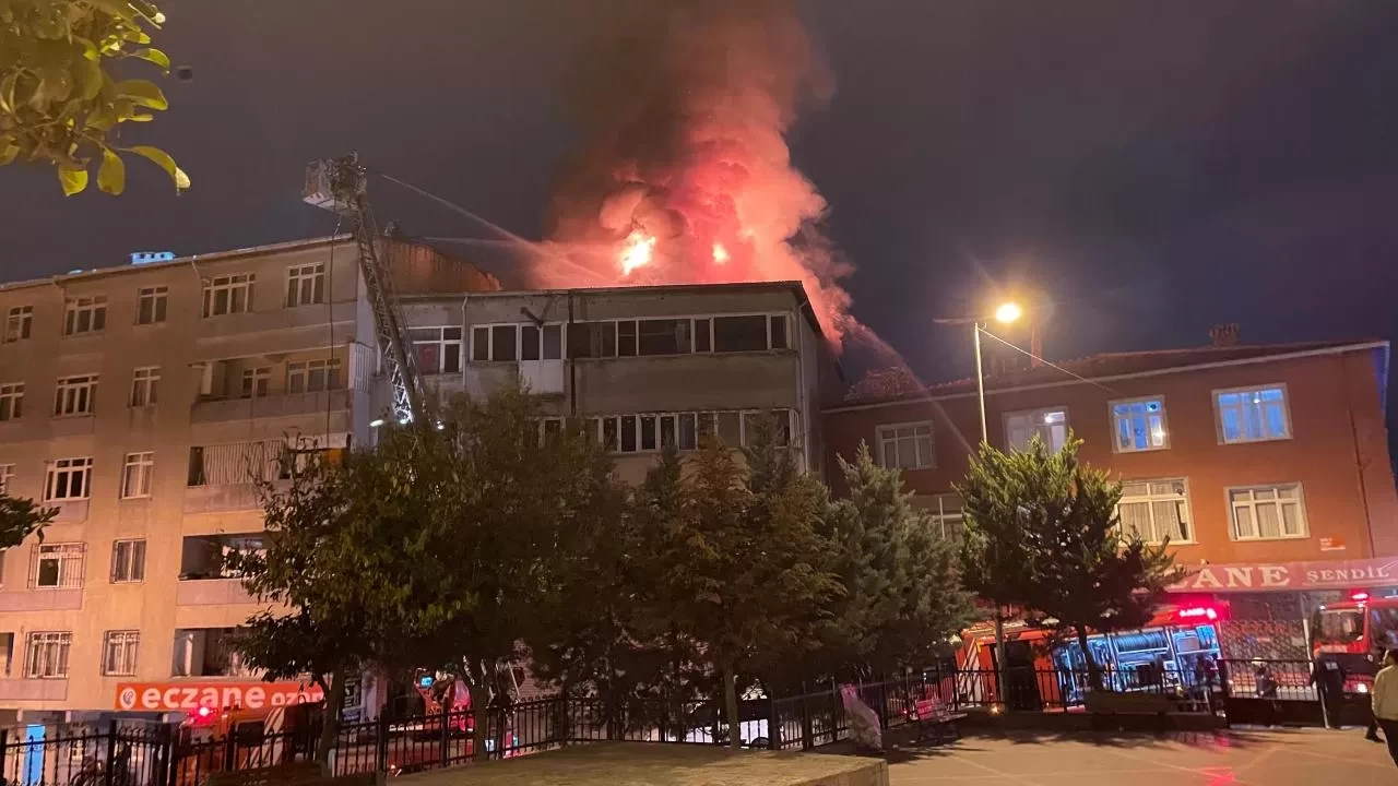 Beyoğlu'nda bina yangını