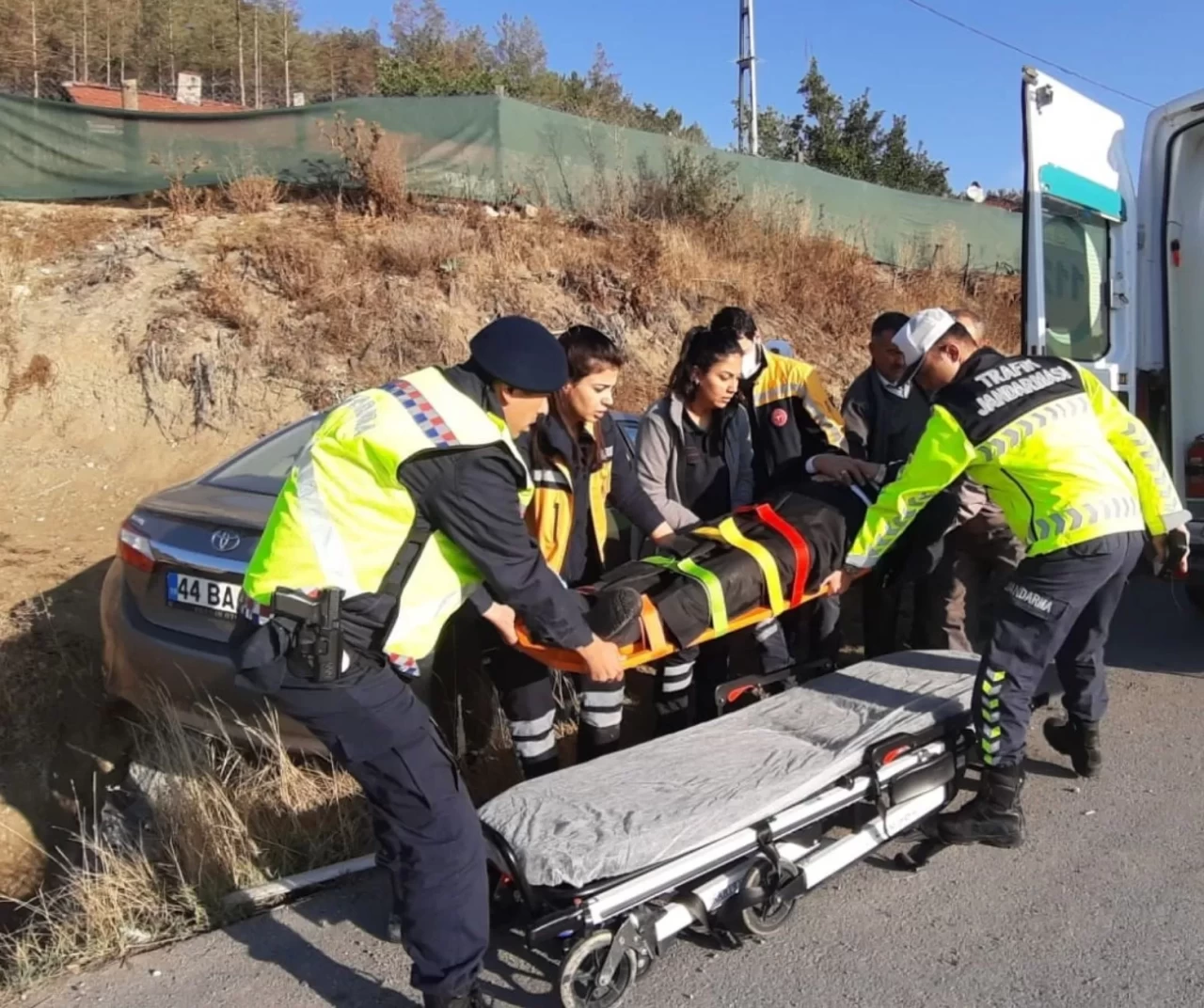 Bolu-Mudurnu yolunda feci kaza: Yaşlı çift yaralandı