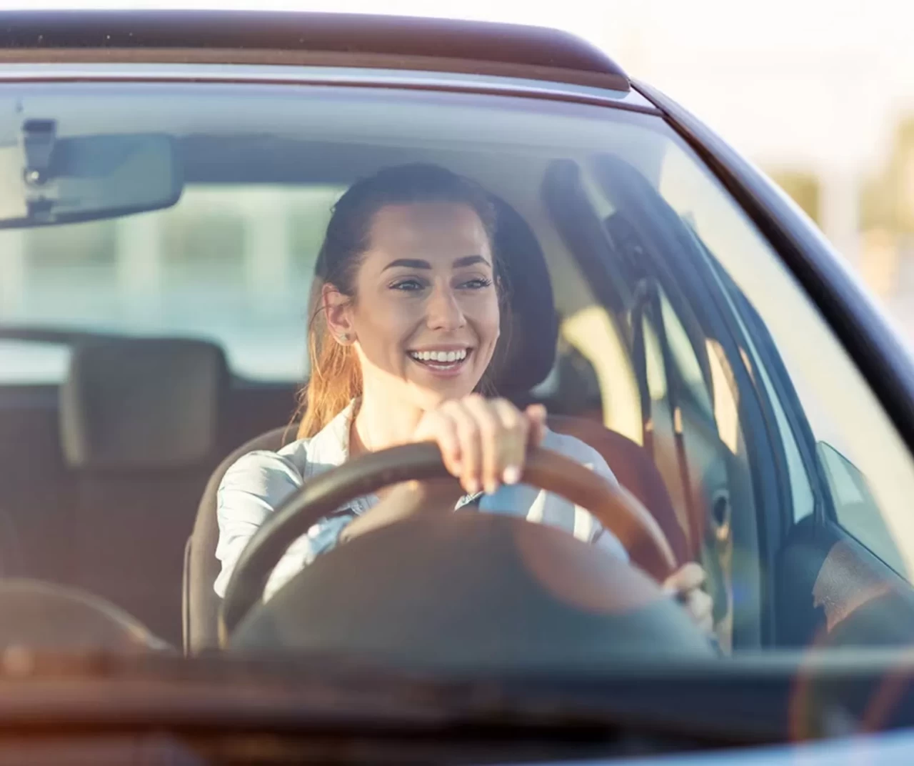 HYUNDAI, trafikte kadınlara yol açıyor