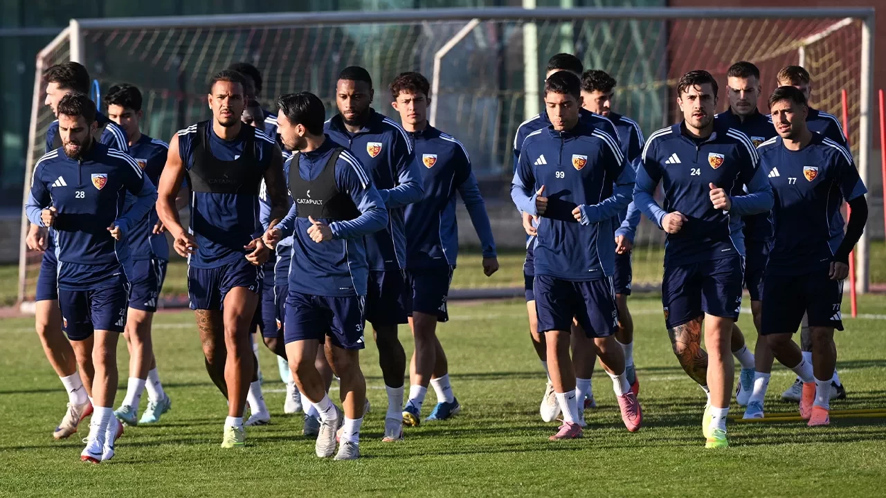 Kayserispor Teknik Direktörü Radomir Djalovic: “Taraftarımızın önünde galip gelen taraf olmak istiyoruz”