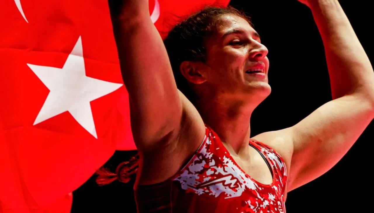 Milli güreşçi Nesrin Baş üçüncü kez dünya şampiyonu oldu