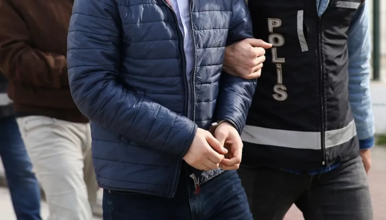 Ankara merkezli dolandırıcılık operasyonlarında 19 kişi tutuklandı