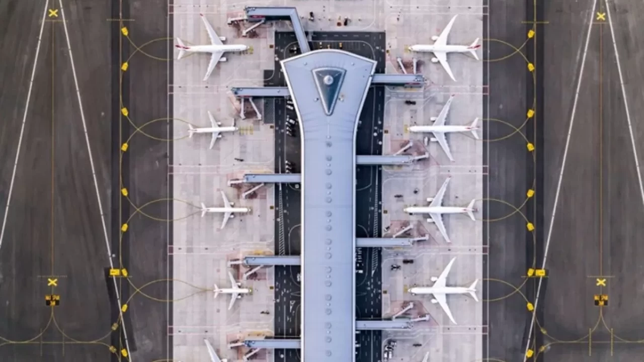 İstanbul Havalimanı Avrupa’nın zirvesinde: Bakan Uraloğlu’ndan gururlandıran açıklama