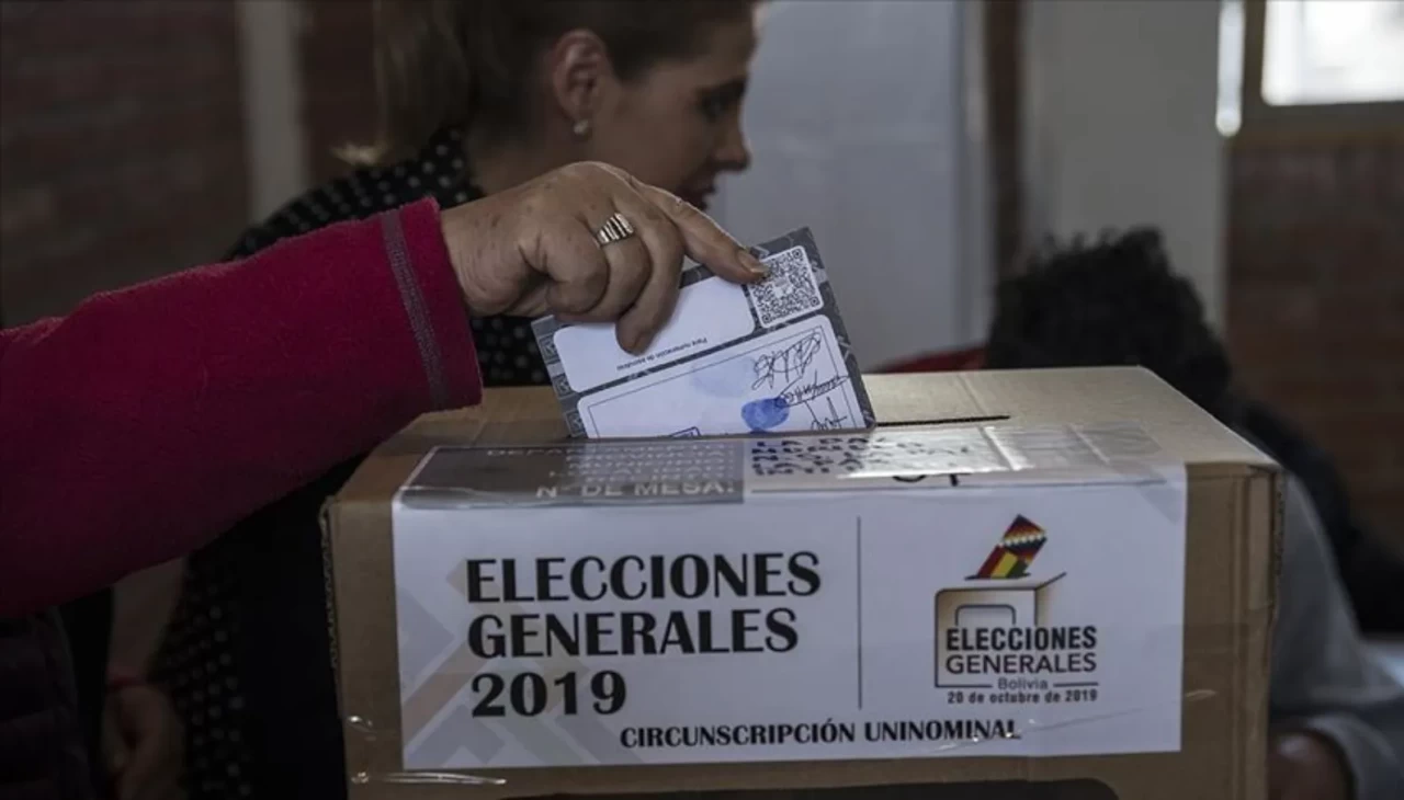 Bolivya’da tarihi seçim günü: Halk ikinci tur için sandık başında