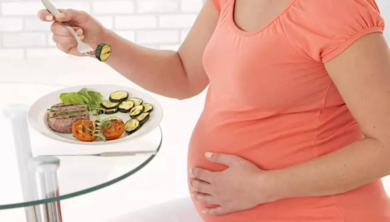 Hamilelikte sakın yemeyin! Bebeğe zarar veren yiyecekler açıklandı