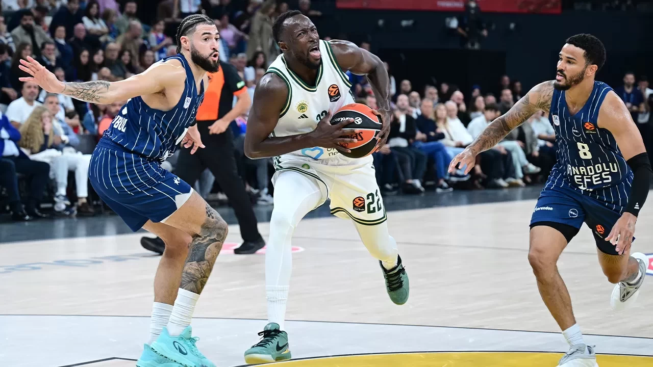 Anadolu Efes, EuroLeague'de Panathinaikos’a direnemedi | Cedi Osman yıldızlaştı