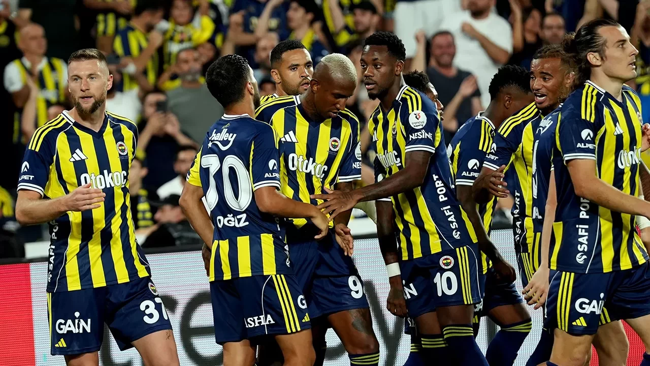 Fenerbahçe, Süper Lig’de 8 haftada 16 puan topladı: İstikrar arayışı sürüyor