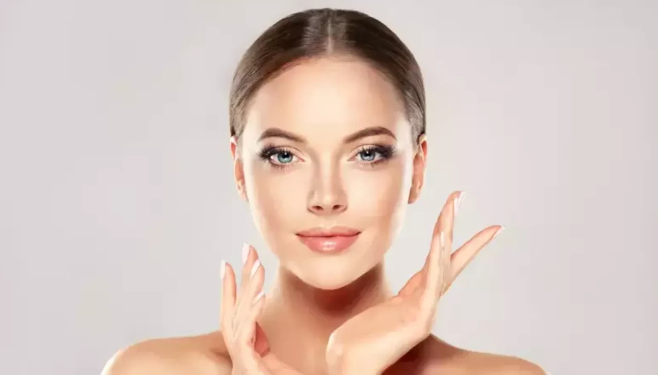 Saraçoğlu’ndan genç kalmanın formülü! Geceleri sürdüğünüz o maske cildi yeniliyor