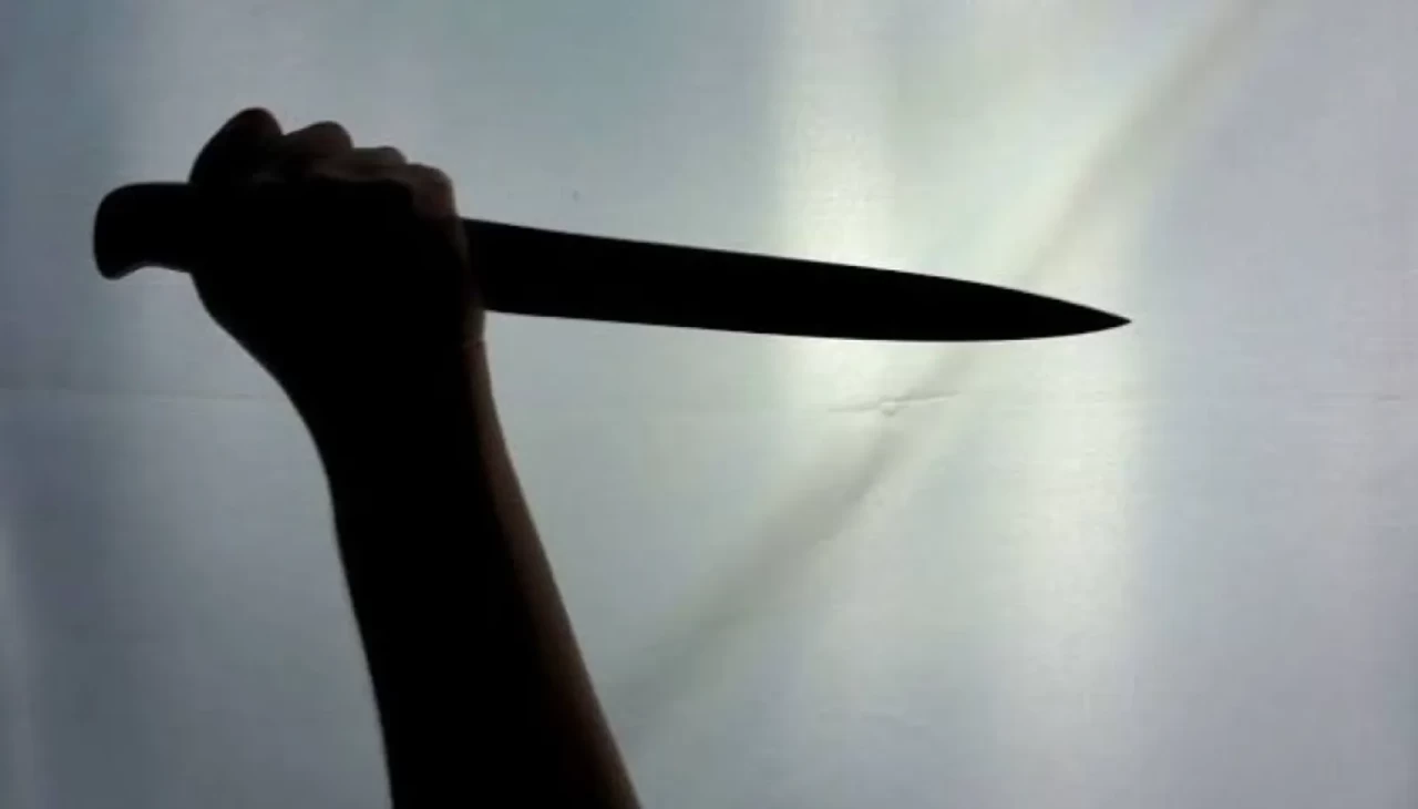 Kocaeli'de dehşet: Dini nikahlı eşini boğazından bıçaklayarak ağır yaraladı