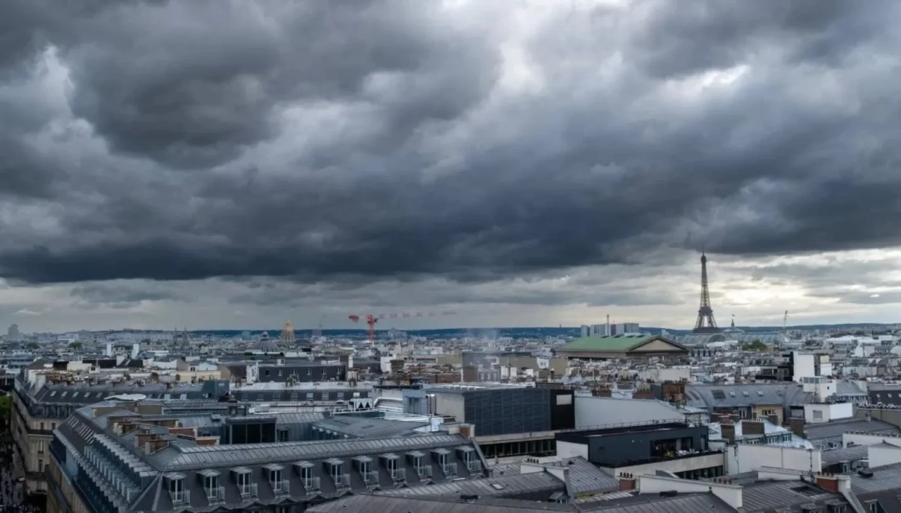 Fransa Benjamin Fırtınası altında: Başkentte parklar kapatıldı
