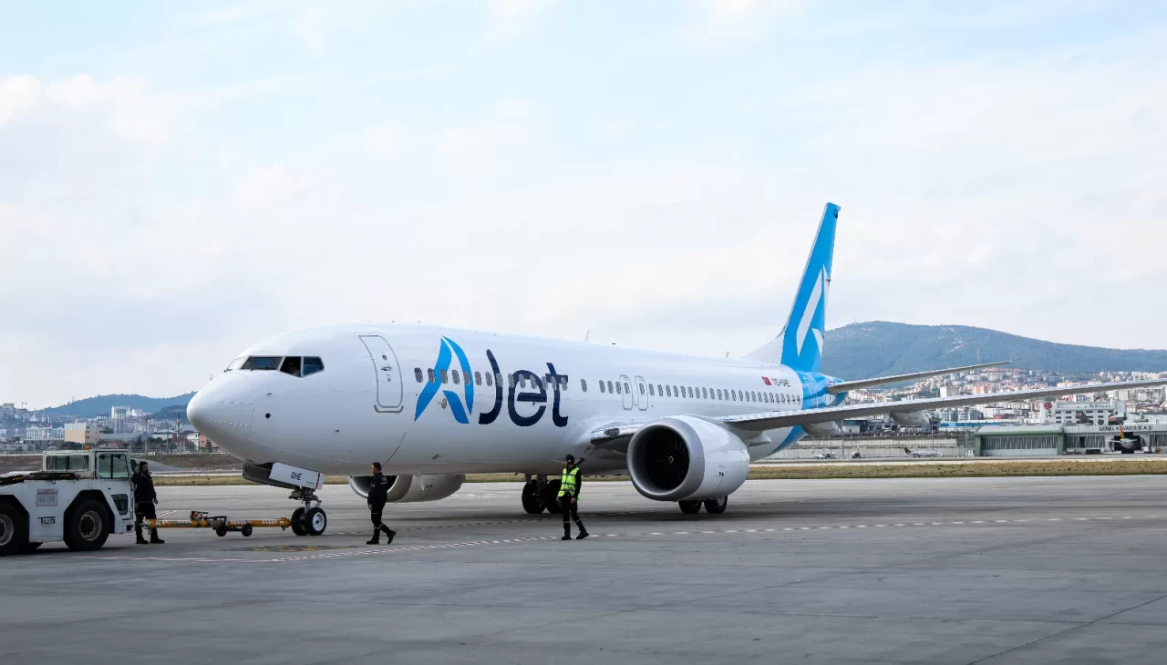 AJet’in yeni Boeing 737 MAX uçağı filosuna katıldı