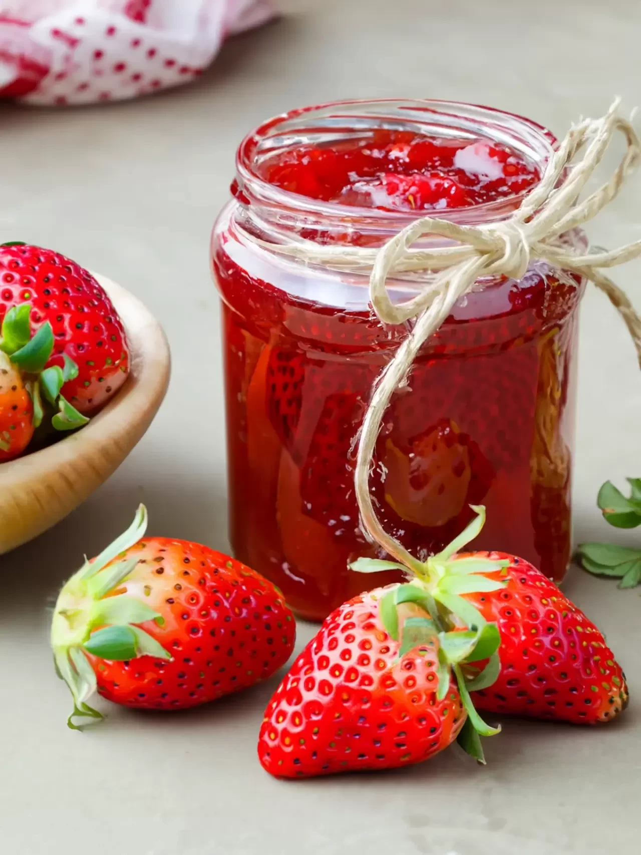 Çilek Kaç Kalori? Besin Değerleri ve Diyette Tüketimi