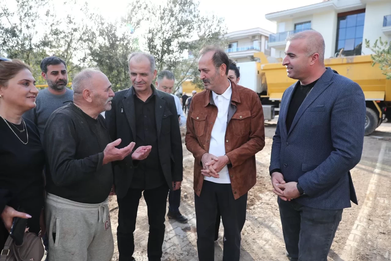 MHP’li Osmanağaoğlu Foça’da incelemelerde bulundu! "Devlet tüm kurumlarıyla Foçalıların yanında"