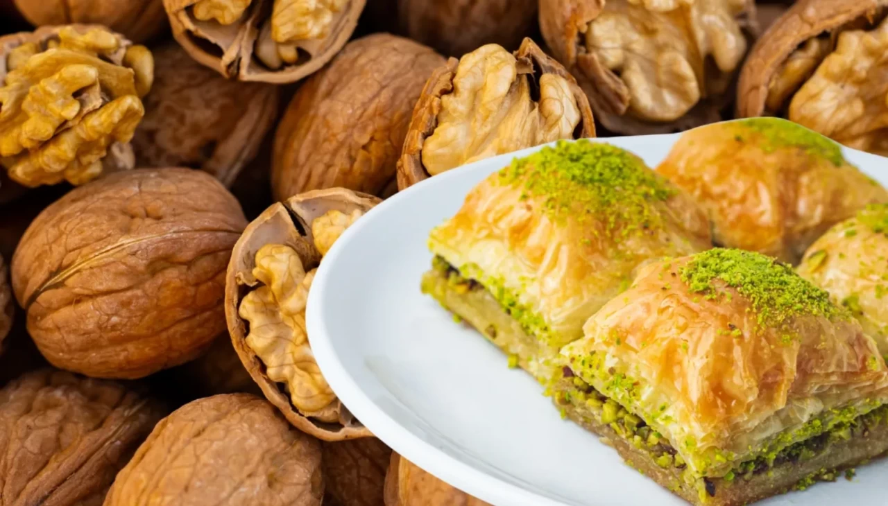 Şerbeti tam kıvamında! Hazır yufkadan baklava tarifi çok konuşulacak