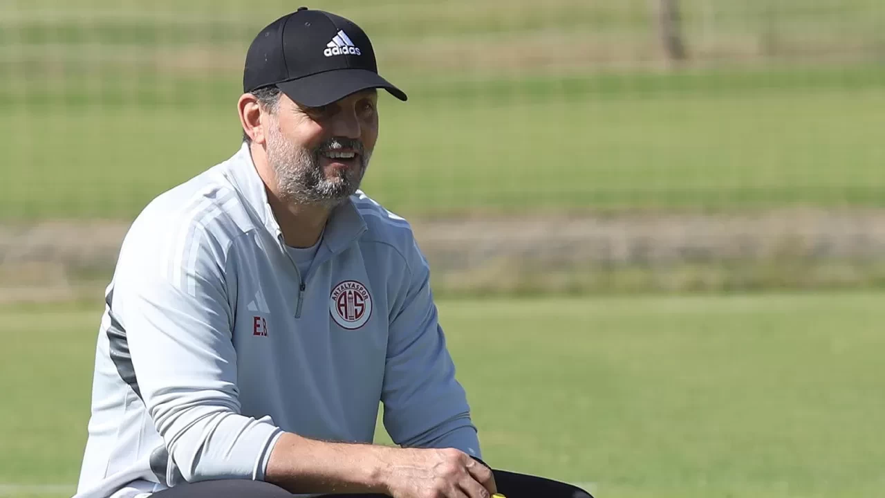 Antalyaspor'da Erol Bulut'un teknik ekibi belli oldu