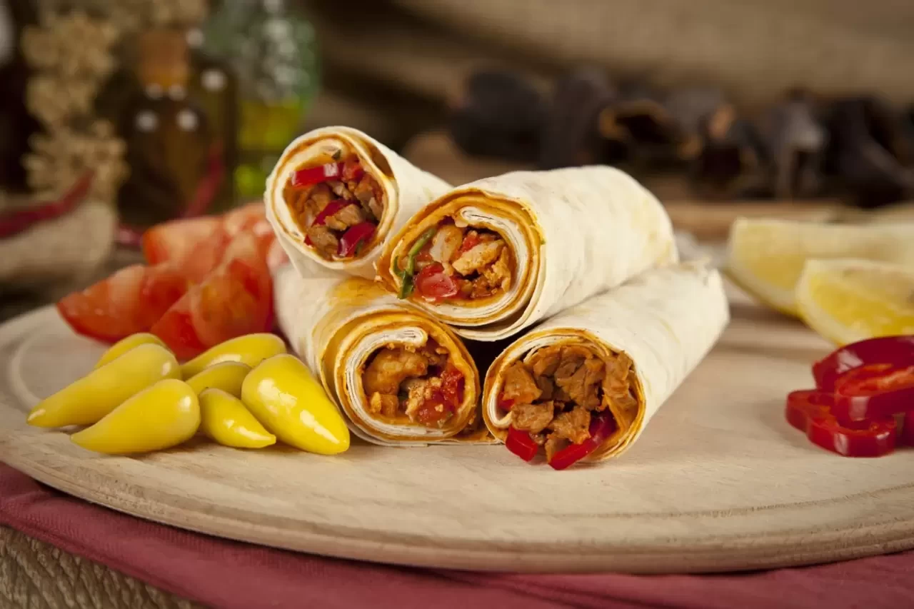 Tantuni Kaç Kalori? Yoğurtlu, Ekmek Arası ve Dürüm Tantuni Besin Değerleri