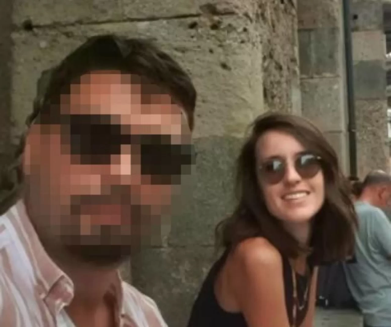 Urla’da kamp faciası: Tüfek temizlerken eşini vurdu!