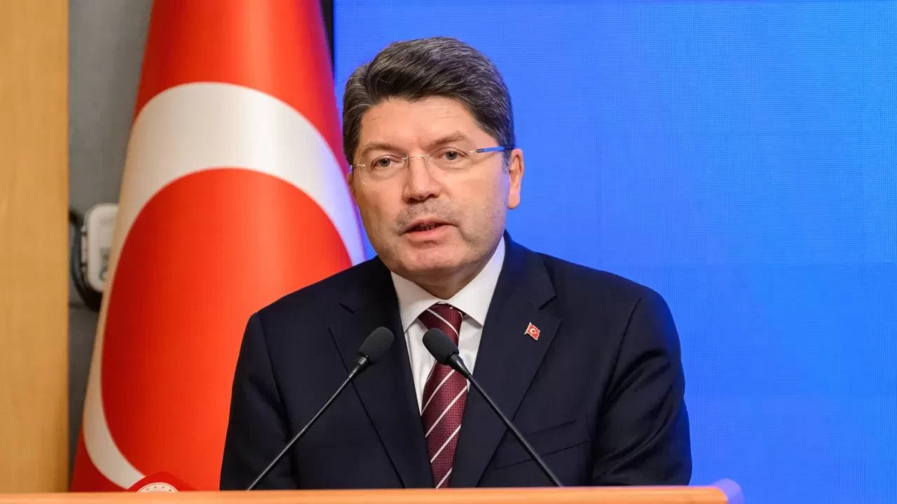 Adalet Bakanı Tunç'tan 29 Ekim mesajı: İlelebet payidar kalacak Cumhuriyetimizin 102. yılı kutlu olsun