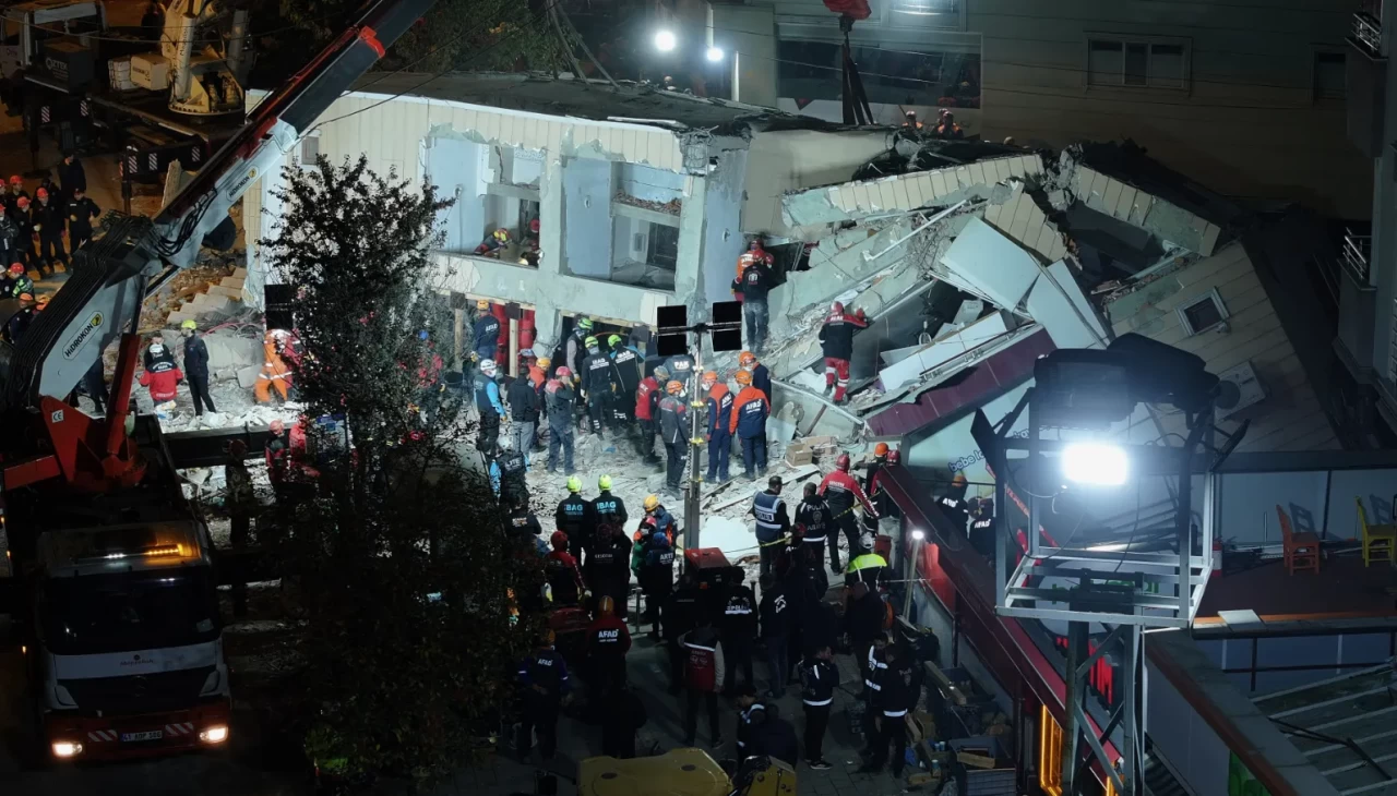 Kocaeli'de çöken binadan acı haberler geldi