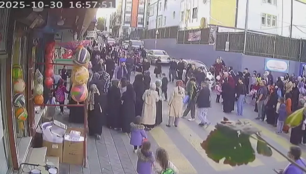 Sultangazi’de kırtasiyede çocuğa taciz iddiası: Şüpheliyi çevredekiler darbetti