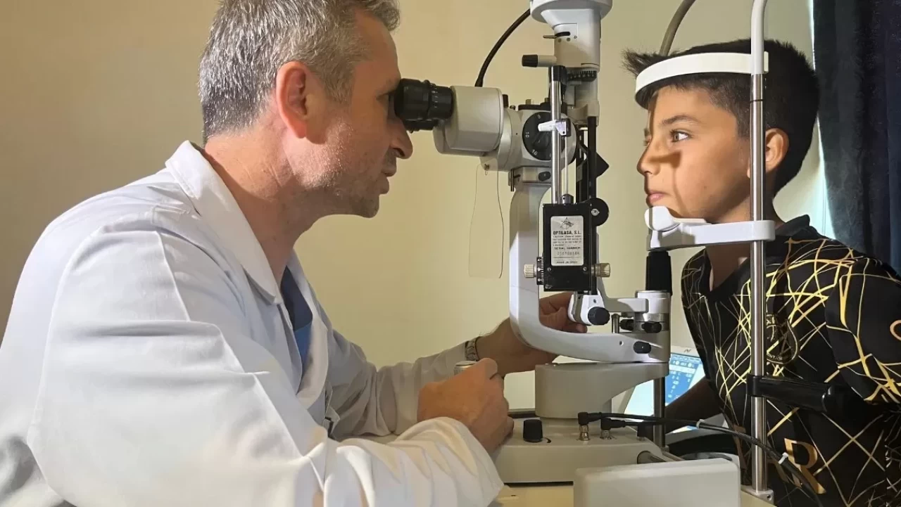 Ekran Bağımlılığı Göz Sağlığını Tehdit Ediyor! Çocuklar Uzağı Göremiyor!