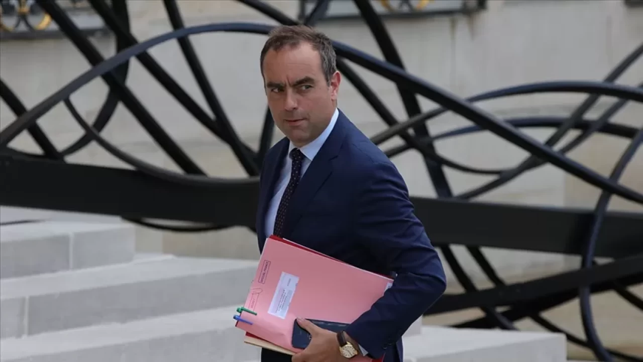 Macron, istifa eden başbakanı yeniden atadı! Büyük tepki topladı