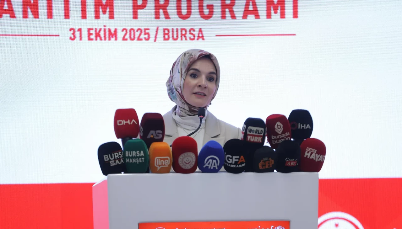 Bakan Göktaş Bursa’da Hacı Seyfettin Sanat ve Zanaat Merkezi’nde konuştu