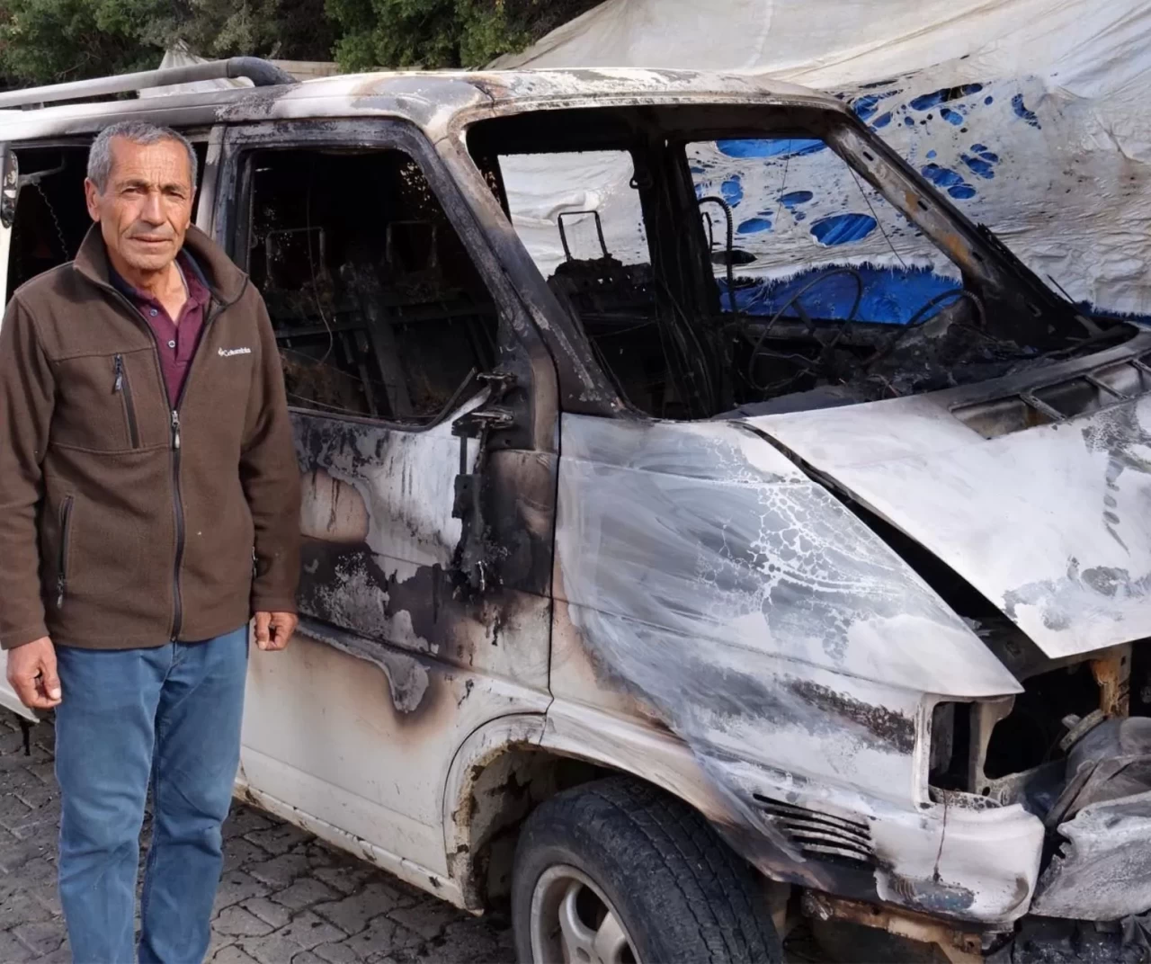 Isparta Eğirdir’de maskeli şüpheli araçları ateşe verdi: Evdeki aile korku dolu anlar yaşadı